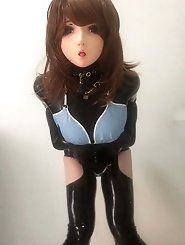 Curvy shemale trollop seems excited