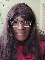 Shemale babes are showing their hot curves on photo