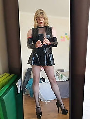 Skinny tranny mistress loves nudism very much