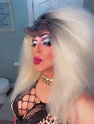 Mistress gets her arsehole drilled